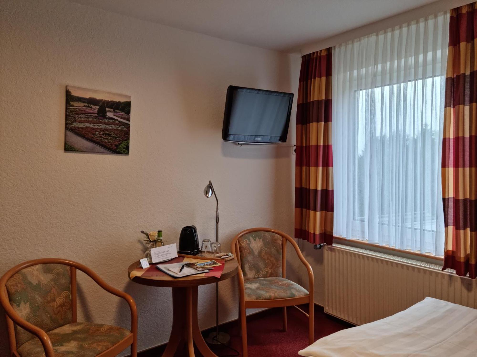 Café und Pension Höpen Idyll Schneverdingen Extérieur photo